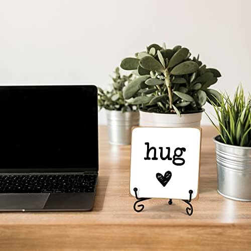 Hug - Декор за домашен офис маса, Дървени Табели със стойка, Обичам Те, Подаръци, Мисля за Теб, Подаръци за Жени, Приятели, Приятелка,