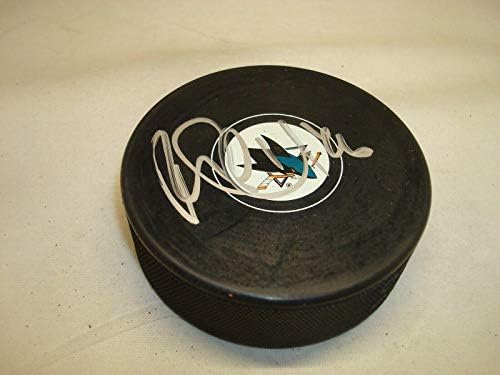 Роман Полак, подписано хокей шайба Сан Хосе Шаркс с автограф от 1B - за Миене на НХЛ с автограф