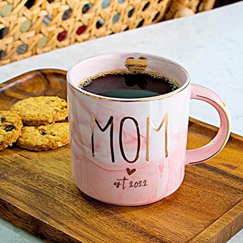 Прекрасни Подаръци за нови майки за жени - Нова Чаша за майки est 2022 - Подарък за Бъдеща майка За Първи път - Кафеена чаша за майките 11 грама