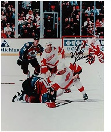 МАЙК ВЪРНЪН Подписа снимка на Детройт Ред Уингс 8 х 10 Снимки '97 Битка с Колорадо - 70518 - Снимки на НХЛ с автограф