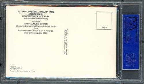 Пощенска картичка с мемориална дъска и автограф от Гари Картър на изложбата HOF в Монреал HOF 2003 PSA/ДНК #31669548 - Издълбани подпис MLB