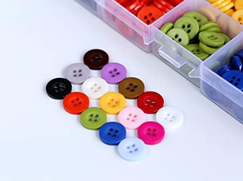GANSSIA 555шт 1/2 инча (12,5 мм) Малка по Размер Кръгли Копчета с 4 Дупки 15 Цвята Разнообразни от Смола Копчета за Шиене Блузи или работи с ръцете си Проекти Scrapbooking (всеки цвят