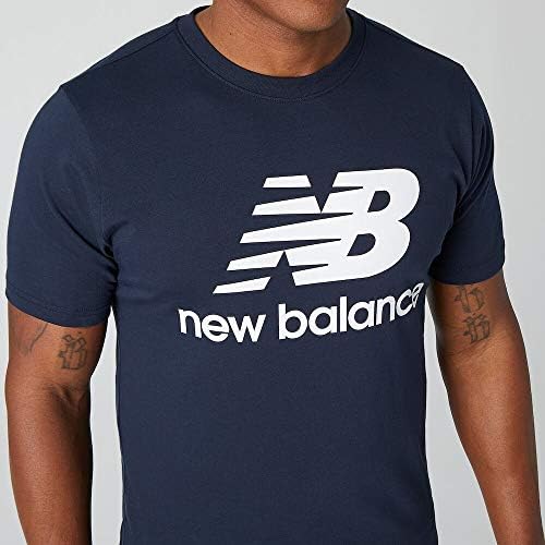 Къс ръкав с логото на New Balance Men ' s Nb Essentials с логото на штабелированным