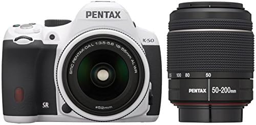 Комплект 16-мегапикселов цифров огледално-рефлексен фотоапарат Pentax K-50 с обективи DA L 18-55 мм WR f3.5-5.6 и 50-200 мм WR (бял)