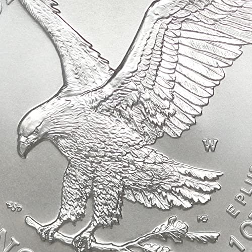 2021 Тегло 1 унция на американския полиран сребърния орел на СП-70 (Първия ден на издаване - Тип 2 - Отчеканен на монетния двор на Уест-Пойнта), с тегло 1 унция от CoinFolio за 1 7