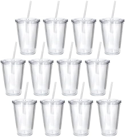 обемна чаши с капаци и соломинкой, прозрачни чаши с капак и соломинкой, прозрачни чаши с капак и сламена маса, прозрачни чаши с капачки