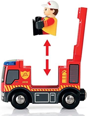 BRIO 33815 Набор от Пожарникари-спасители | влак Играчки от 18 теми с Пожарна кола, Аксесоари и Дървени песни за деца от 3 години