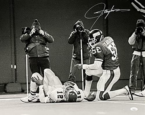 Лорънс Тейлър Подписа 16x20 Джайънтс Sack Vs Кънингам Снимка JSA ITP - Снимки NFL с автограф